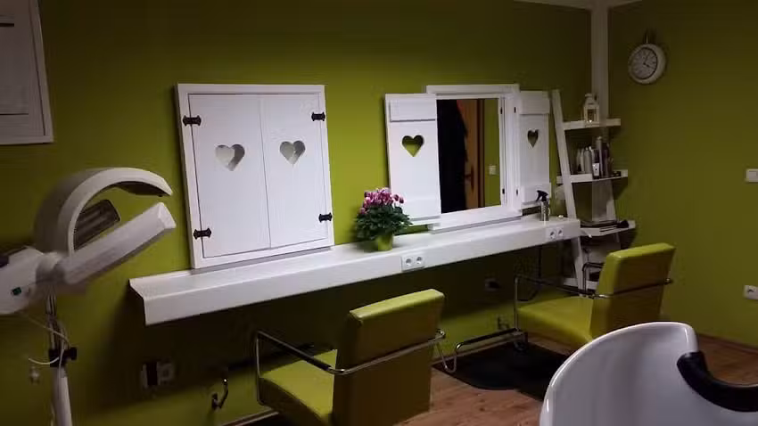 Andris Mirjam Friseur Haarscharf
