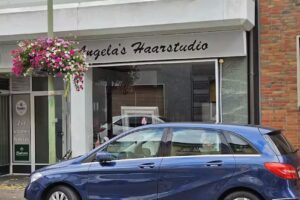 Angelas Haarstudio, Angela Hallmann