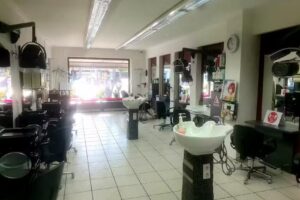 Angi&rsquo;s Salon