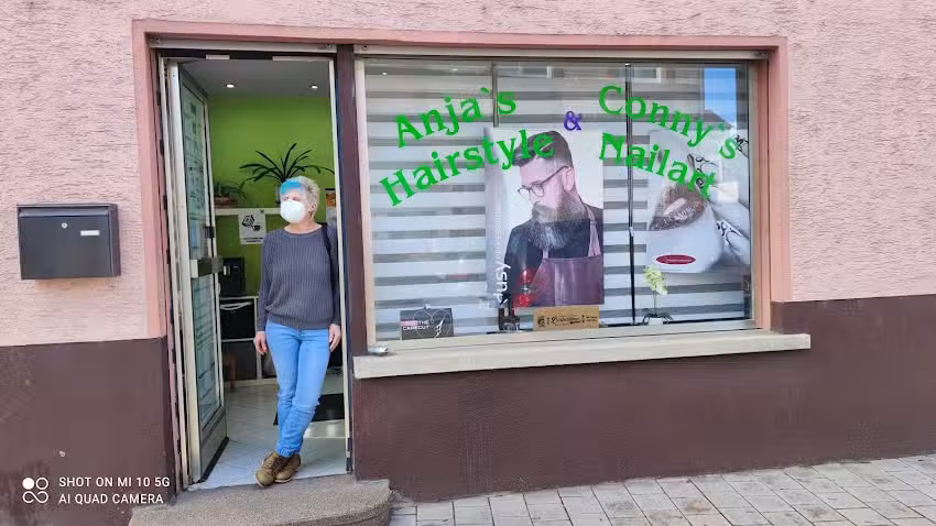 Anja&rsquo;s Hairstyle & Conny&rsquo;s Nailart