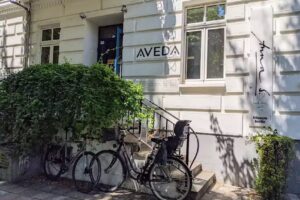 Anna S. | AVEDA Concept Salon