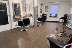 Anna Schweinitz Hairstylist&Team