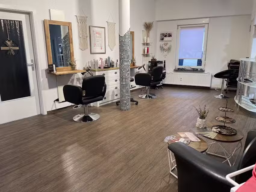 Anna Schweinitz Hairstylist&Team