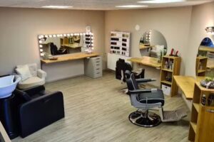 Anno Hair & Makeup Artist