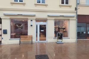 ( baber shop) GOLDENE SCHERE SALON
