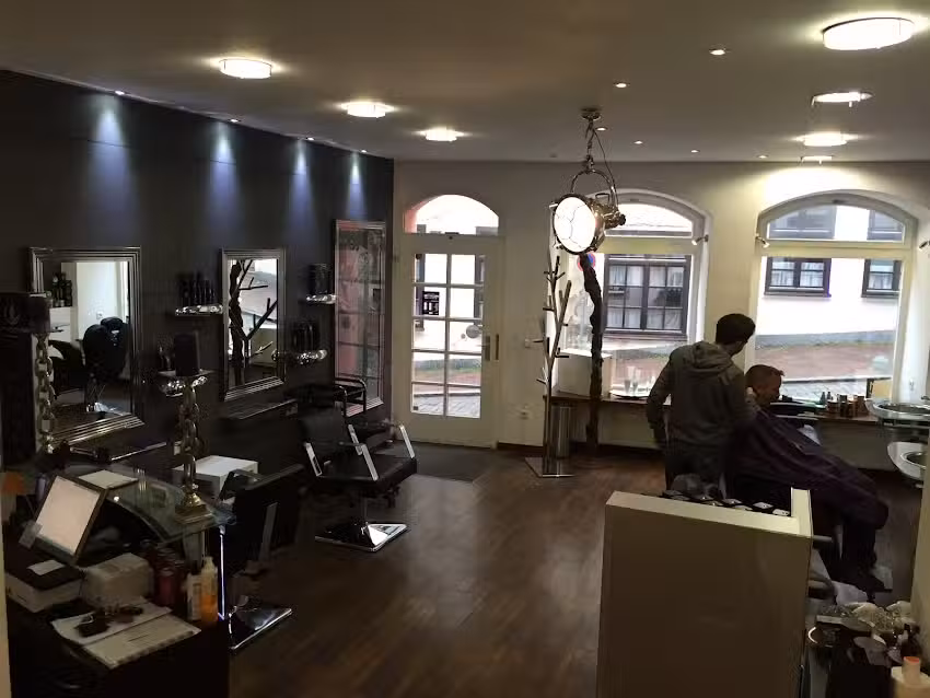 Barber Hairlich &ndash; ab sofort in der Hubert von Herkomerstr. 89