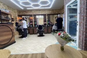 Barbershop ARAN STYLE und Frisur