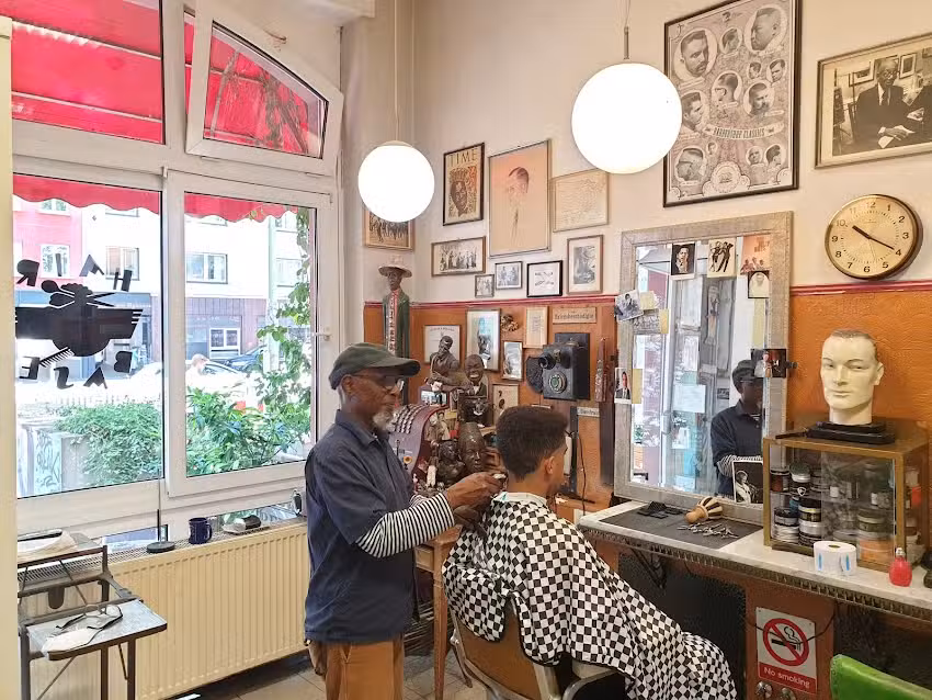 Bob&rsquo;s Hair Base