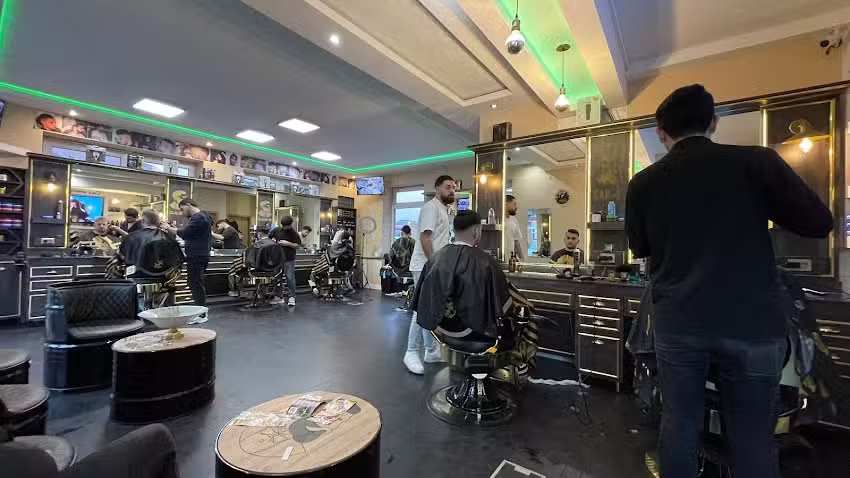 Can&rsquo;s barbershop63