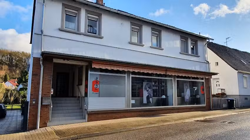 Carla Dispot HairStyle by Carla