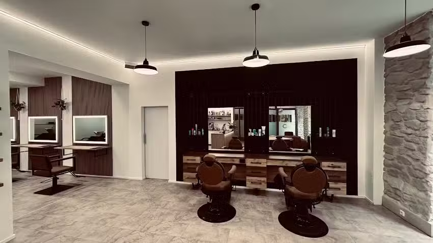 Casual Chic Friseure