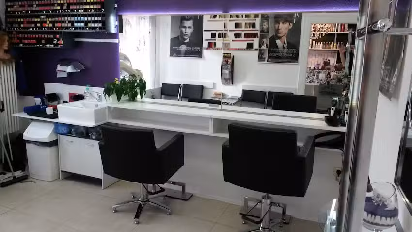 Chris Tine&rsquo;s Friseur St&uuml;bla