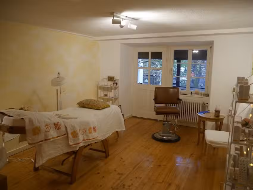 Christine Jaksch &ndash; Dr. Hauschka Kosmetikerin & Naturfriseurin