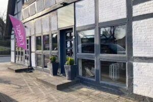 Claudia Lange&bull; Haare