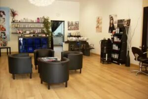 Coiffure Velly Englschalking | Dein Friseur mit und ohne Termine