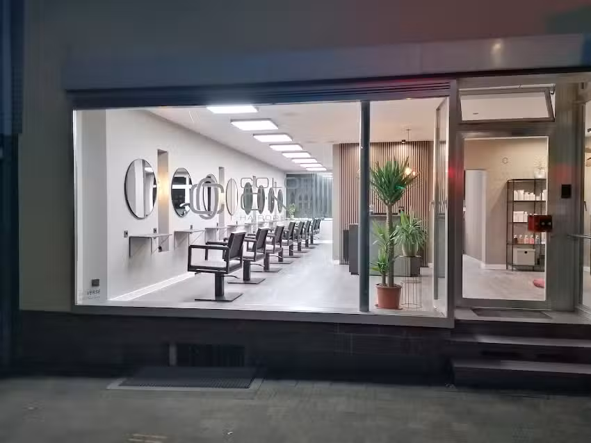 COLOR ONE &ndash; HAIRDRESSER