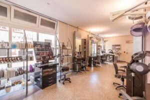 CONNY HAARE & MAKE UP