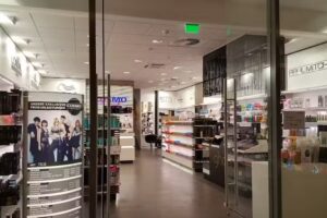 Cosmo Friseurzubehör und Friseurdienstleistungen Citti-Park Lübeck