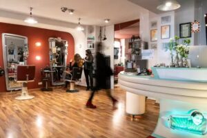 Cosmo Head &ndash; Der Salon f&uuml;r Individualisten seit 2007