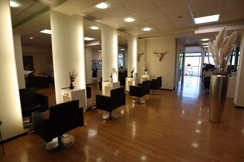 DAS HAARWERK INTERCOIFFURE La Biostetique Salon