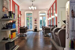 Director&rsquo;s Cut Friseur & Academy