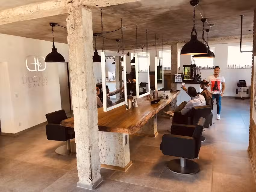 DUC DAO SALON