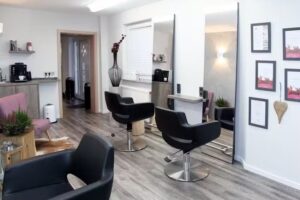 Esther Sch&auml;fer Haarmoden Bruchk&ouml;bel I Spezialist f&uuml;r Balayage I Blond I Great Lenghts Haarverl&auml;ngerung I Man Cut I