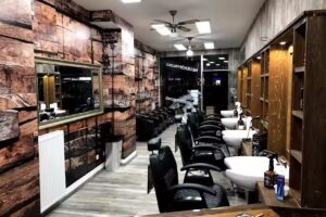EZZO&lsquo;S BARBIER