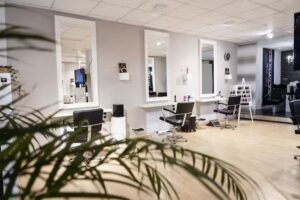 Fame Hair Beauty Salon by Roman Sauerwald