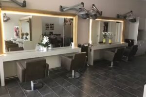 Figaro GmbH, Salon Friseur & Perückenstudio