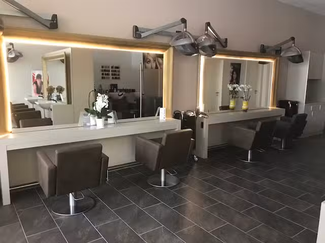 Figaro GmbH, Salon Friseur & Per&uuml;ckenstudio