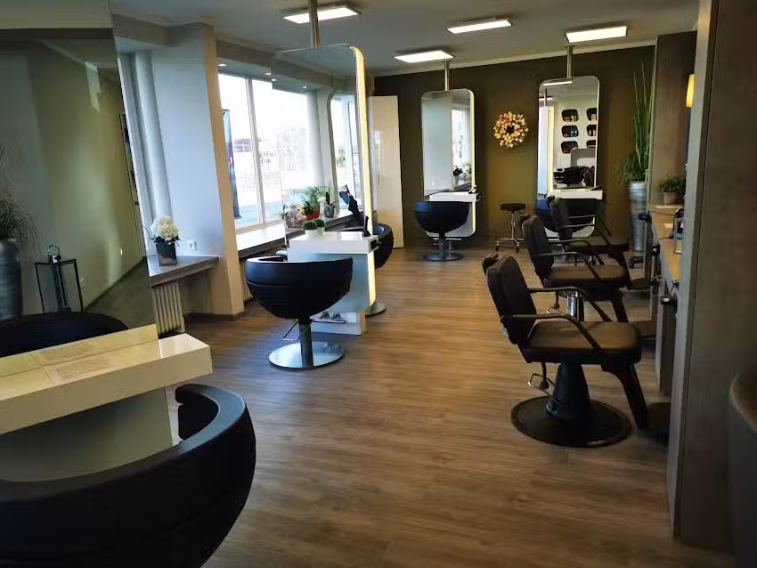 F&ouml;hn & Kl&ouml;n Inh. Tanja Pollmann Friseursalon