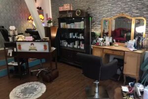 Frau M&ouml;n &ndash; dein Wohnzimmersalon