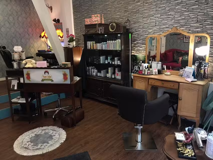 Frau M&ouml;n &ndash; dein Wohnzimmersalon