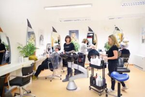 Freche Locke Friseure