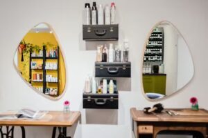 FREIRAUM &ndash; Calligraphy Cut & Balayage Experte &ndash; Hollfeld