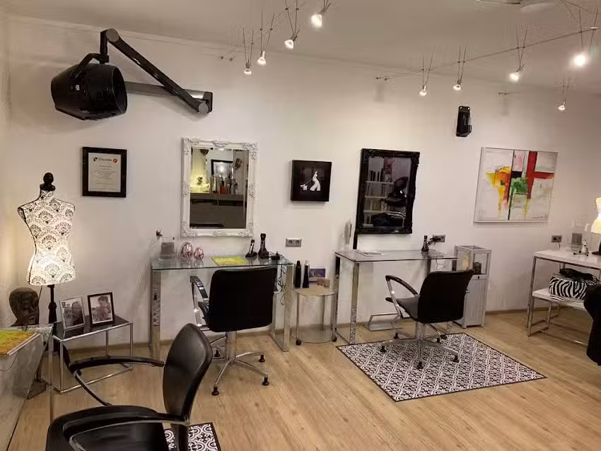 Friseur Angelina Vosseler