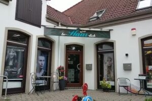 Friseur Be-Haar-Lich by Fenja