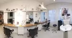 FRISEUR BEAUTY MAKE UP MARION Z&Ouml;LLER