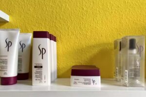 Friseur- C&rsquo;est la vy &ndash; Vicky Schelle