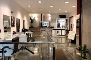 Friseur. Coiffeur Em