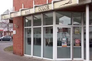 Friseur Cut and Color