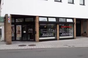 Friseur De Luxe ( Barbershop)