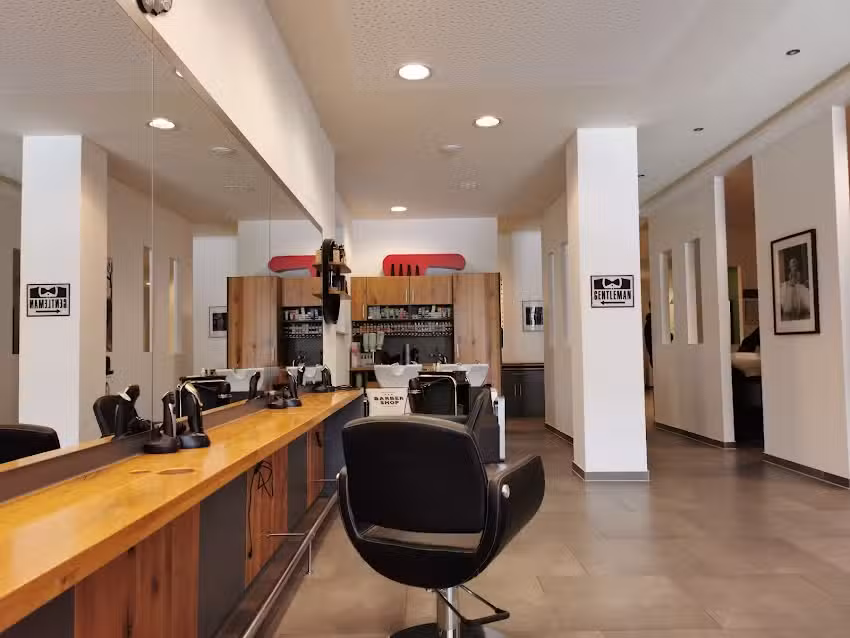 Friseur Der Rote Kamm / tausendsch&ouml;n