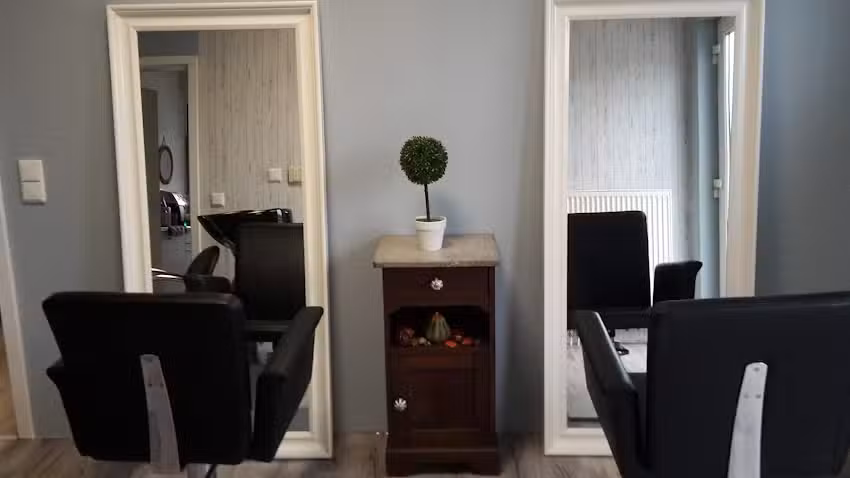 Friseur Haar-Monie Inhaber : Sabine Bergel