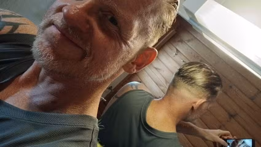 Friseur Haupt-Haar