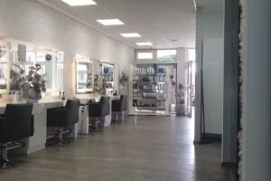 Friseur In Style Cut & More