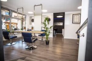 Friseur KONTRAST haus der haare