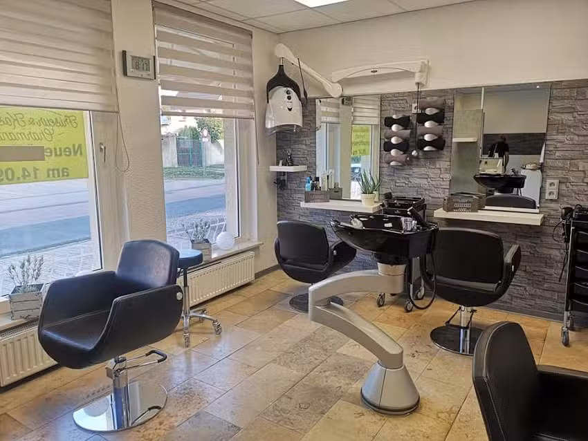 Friseur & Kosmetik Charmant GmbH