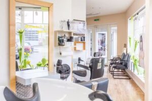 Friseur / Kosmetik Scholz